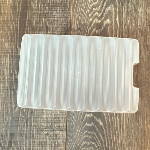 Tupperware Fridgesmart Medium Vented Container - Picture 9 of 15